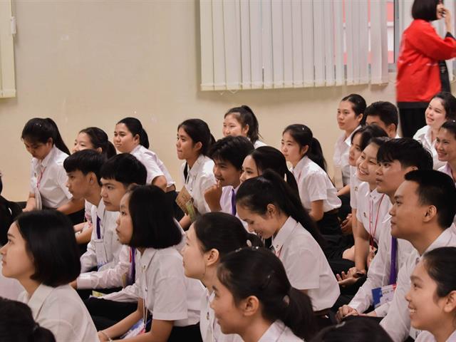 คณะศิลปศาสตร์ร่วมกับสโมสรนิสิตคณะศิลปศาสตร์,จัดโครงการ,“ห้องเชียร์”,ประจำปีการศึกษา,2562
