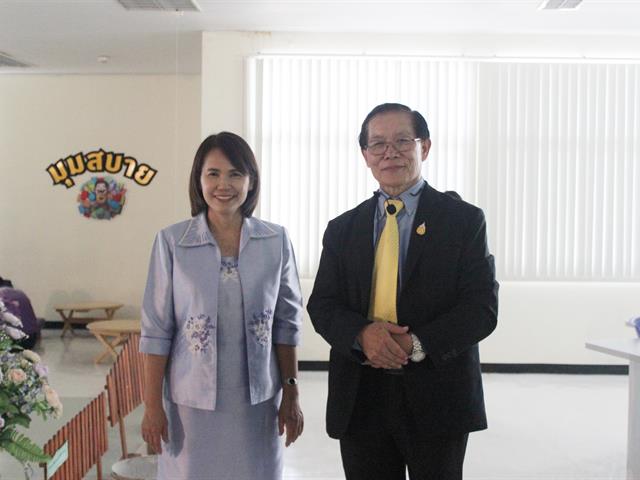 คณะผู้บริหาร,บุคลากร,มหาวิทยาลัยเทคโนโลยีสุรนารีและโรงเรียนราชสีมาวิทยาลัย,จังหวัดนครราชสีมา,,เยี่ยมชมศูนย์บรรณสารและสื่อการศึกษา,มหาวิทยาลัยพะเยา