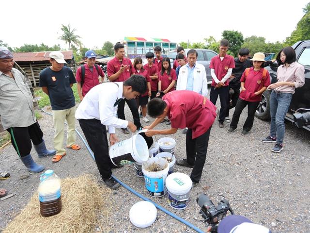 รศ.ดร.,สมบูรณ์,อนันตลาโภชัย,ผู้ทรงคุณวุฒิ,คณะวิทยาศาสตร์,บรรยายให้ความรู้,โครงการอบรมการทำอาหารโค,จากวัสดุเหลือใช้ทางการเกษตร
