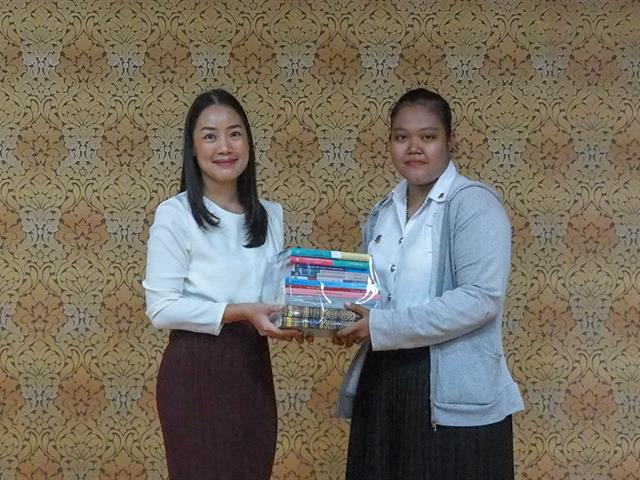 นิสิตคณะนิติศาสตร์,รับทุนหนังสือจากสำนักพิมพ์วิญญูชน
