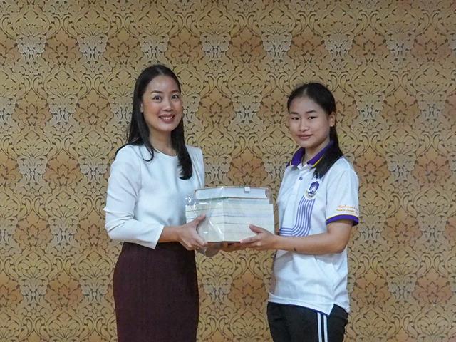 นิสิตคณะนิติศาสตร์,รับทุนหนังสือจากสำนักพิมพ์วิญญูชน