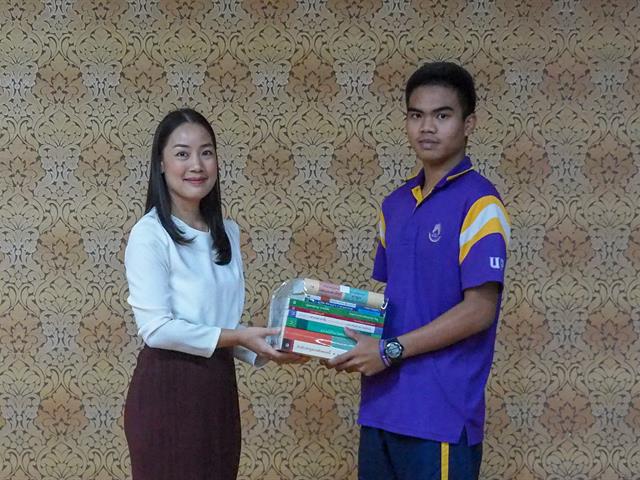 นิสิตคณะนิติศาสตร์,รับทุนหนังสือจากสำนักพิมพ์วิญญูชน