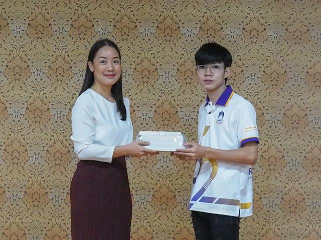 นิสิตคณะนิติศาสตร์,รับทุนหนังสือจากสำนักพิมพ์วิญญูชน