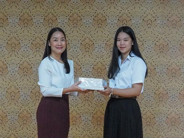 นิสิตคณะนิติศาสตร์,รับทุนหนังสือจากสำนักพิมพ์วิญญูชน