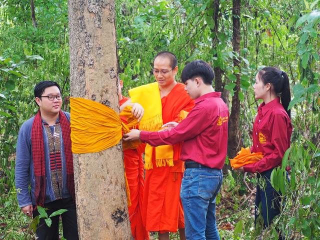 คณะรัฐศาสตร์และสังคมศาสตร์,มหาวิทยาลัยพะเยา,จัดโครงการบวชต้นไม้,เพื่ออนุรักษ์ป่า,อนุรักษ์น้ำ,:,จากแรงศรัทธาสู่การบวชป่าชุมชน
