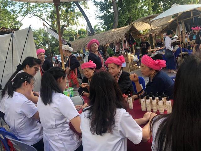 คณะเภสัชศาสตร์,,เข้าร่วมกิจกรรมเปิดพื้นที่สร้างสรรค์ด้วยสื่อพหุวัฒนธรรม,“ยกระดับวัฒนธรรมไทลื้อจังหวัดพะเยา,ครั้งที่,6”