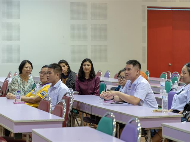 คณะทันตแพทยศาสตร์เข้าร่วมการแนะแนวทางการศึกษาวิชาชีพทันตแพทย์แก่นักเรียนชั้น,ม.6,โรงเรียนสาธิต,ม.พะเยา