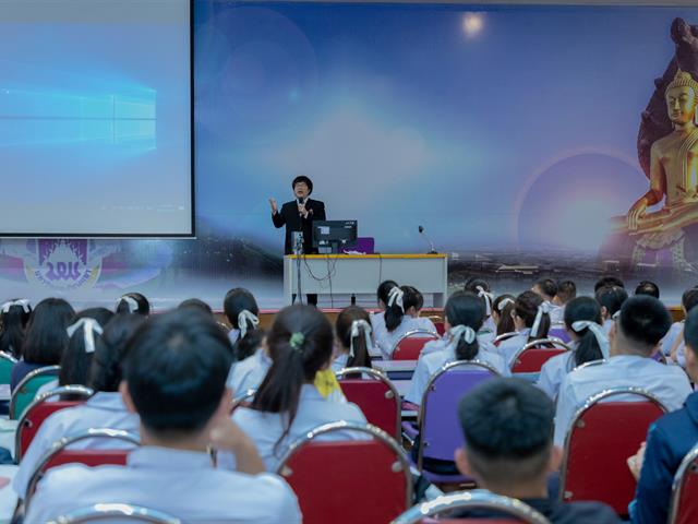 คณะทันตแพทยศาสตร์เข้าร่วมการแนะแนวทางการศึกษาวิชาชีพทันตแพทย์แก่นักเรียนชั้น,ม.6,โรงเรียนสาธิต,ม.พะเยา
