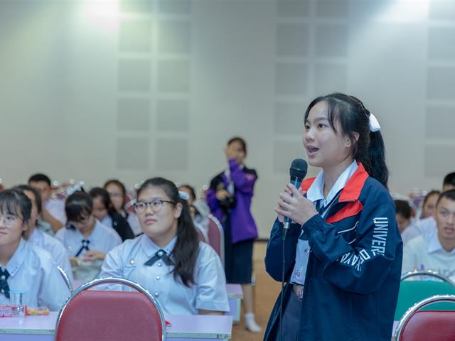 คณะทันตแพทยศาสตร์เข้าร่วมการแนะแนวทางการศึกษาวิชาชีพทันตแพทย์แก่นักเรียนชั้น,ม.6,โรงเรียนสาธิต,ม.พะเยา