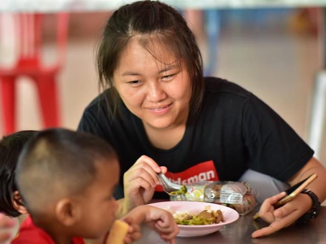 นิสิตคณะนิติศาสตร์ร่วมกันจัดโครงการนักกฎหมายปันรอยยิ้มสู่ชุมชน