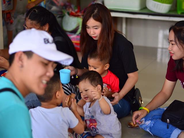 นิสิตคณะนิติศาสตร์ร่วมกันจัดโครงการนักกฎหมายปันรอยยิ้มสู่ชุมชน