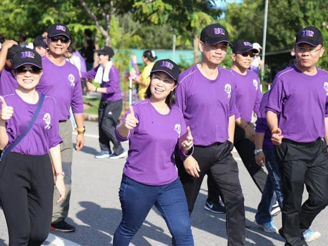 รศ.ดร.สุรศักดิ์,เสาแก้ว,คณบดีคณะเภสัชศาสตร์,พร้อมคณาจารย์,เข้าร่วมงานประเพณีเดินเข้า,ม.,ประจำปี,2562