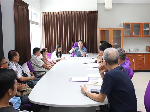 ผู้บริหารกองกิจการนิสิตร่วมประชุมกับผู้ประกอบการร้านค้าและน้ำดื่มในมหาวิทยาลัยพะเยา