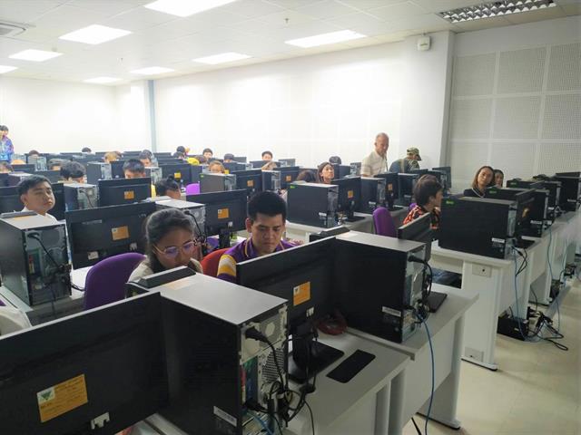 สาขาวิชาคอมพิวเตอร์กราฟิกและมัลติมีเดีย,คณะเทคโนโลยีสารสนเทศและการสื่อสาร,มหาวิทยาลัยพะเยา,จัดโครงการบริการวิชาการวิชาการด้านคอมพิวเตอร์กราฟิกและมัลติมีเดียให้แก่ภาคธุรกิจและชุมชน