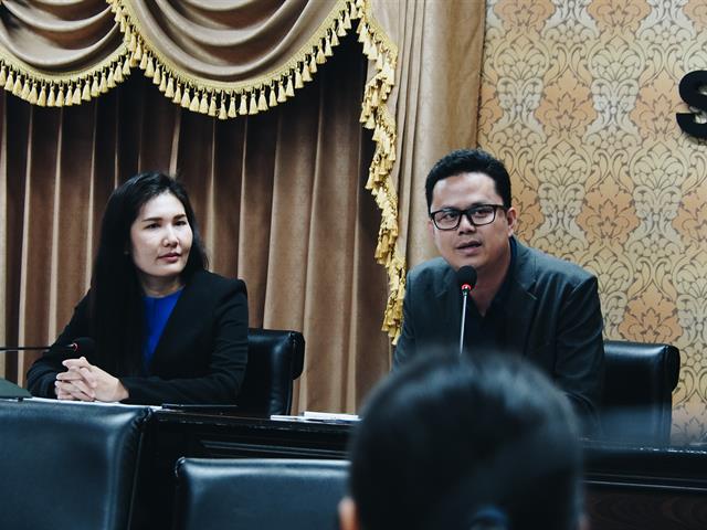 คณะนิติศาสตร์,ได้จัดงานเสวนาวิชาการในหัวข้อเรื่อง,"กรณีศึกษา:,แจก,F,แจก,I,หรือ,Thesis,ไม่ผ่าน,ทำไมอาจารย์ต้องรับผิด"