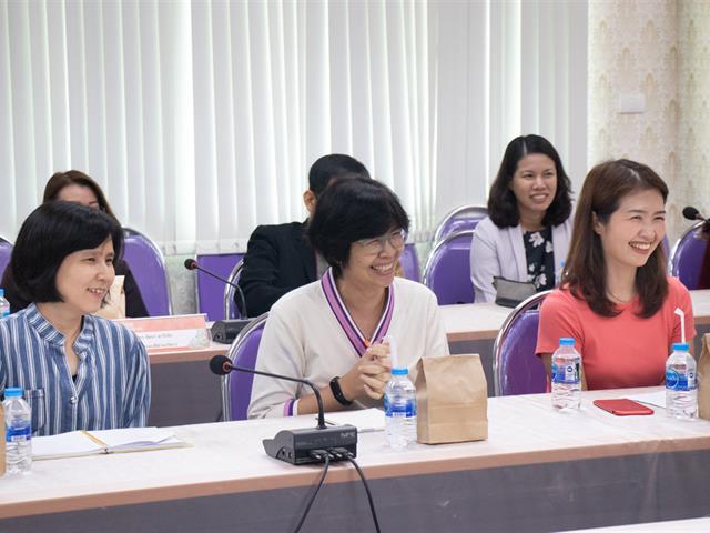 คณะศิลปศาสตร์,รับฟังรายงานผลการประเมินคุณภาพการศึกษาภายในระดับหลักสูตร,,หลักสูตรศิลปศาสตรมหาบัณฑิต,และ,หลักสูตรศิลปศาสตรดุษฎีบัณฑิต,ปีการศึกษา,2561