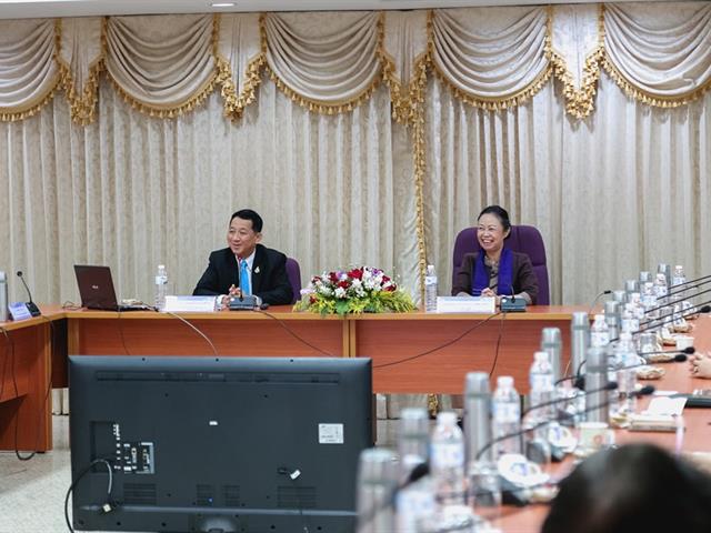 คณบดีคณะเภสัชศาสตร์,เข้าร่วมรับฟังการบรรยาย,เรื่อง,"บทบาท,วช.,5G,และแนวทางการสนับสนุนทุนวิจัย"