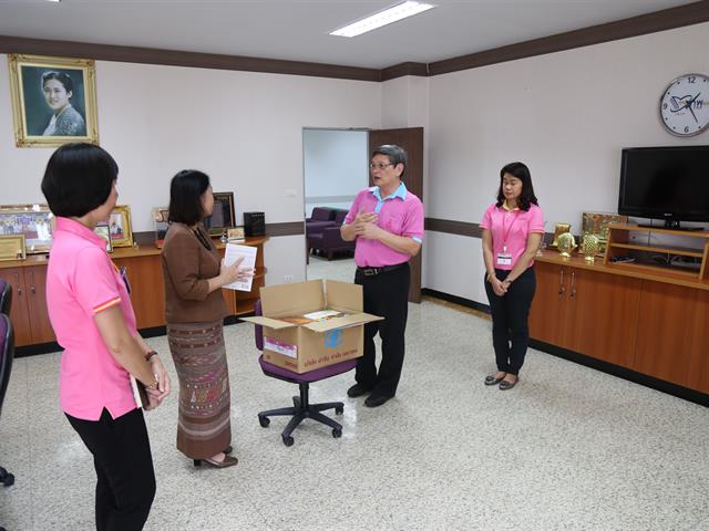 ศูนย์หนังสือจุฬาลงกรณ์มหาวิทยาลัยพร้อมทีมงาน,ได้เข้าเยี่ยมคารวะ,อธิการบดีมหาวิทยาลัยพะเยา,พร้อมมอบหนังสือเป็นที่ระลึกให้กับมหาวิทยาลัย