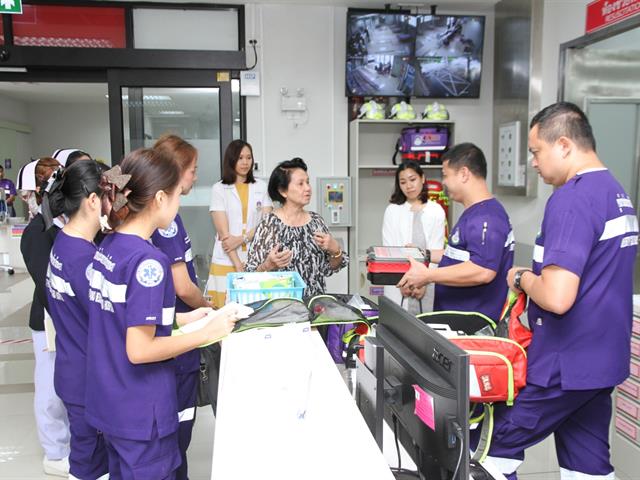 ศูนย์การแพทย์และโรงพยาบาลมหาวิทยาลัยพะเยา,ต้อนรับคณะกรรมการตรวจประเมินจากสำนักงานหลักประกันสุขภาพแห่งชาติ,เขต,1,เชียงใหม่,มาตรวจประเมินศูนย์การแพทย์และโรงพยาบาลมหาวิทยาลัยพะเยา,เพื่อขึ้นทะเบียนเป็นหน่วยบริการในระบบหลักประกันสุขภาพแห่งชาติ,(สปสช.)