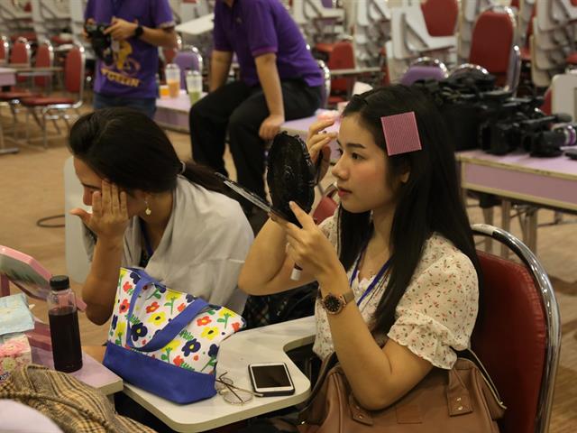 คณะเภสัชศาสตร์,มหาวิทยาลัยพะเยา,จัดโครงการอบรมเชิงปฏิบัติการ,เทคนิคการแต่งหน้า,ออกแบบทรงผมแบบมืออาชีพ,และการพัฒนาบุคลิกภาพ