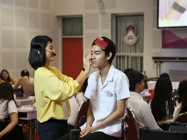 คณะเภสัชศาสตร์,มหาวิทยาลัยพะเยา,จัดโครงการอบรมเชิงปฏิบัติการ,เทคนิคการแต่งหน้า,ออกแบบทรงผมแบบมืออาชีพ,และการพัฒนาบุคลิกภาพ