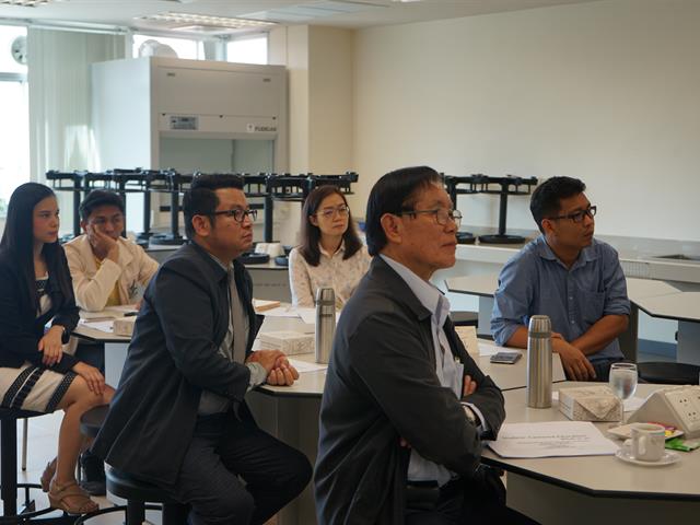 โรงเรียนสาธิตม.พะเยา,ดำเนินกิจกรรมสัมมนาทางวิชาการ,,โดย,Assoc.Prof.,Dr.Fred,N.,Finley