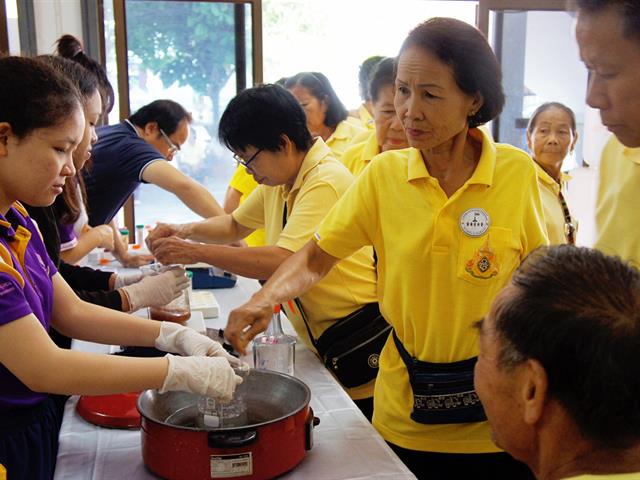 สาขาชีวเคมีและสาขาโภชนาการ,คณะวิทยาศาสตร์การแพทย์,,ดำเนินโครงการ,1,คณะ,1,สัญลักษณ์ความสำเร็จ,อบรมการทำสบู่ผสมสมุนไพร,ณ,โรงเรียนผู้สูงอายุตำบลดอกคำใต้,ดอนไชยพุทธศาสตร์