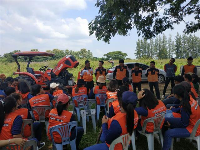 คณะเกษตรศาสตร์และทรัพยากรธรรมชาติ,ม.พะเยา,จัดโครงการ,",ฝึกอบรมการขับแทรคเตอร์และการใช้บำรุงรักษาตรวจเช็ครถแทรคเตอร์,"