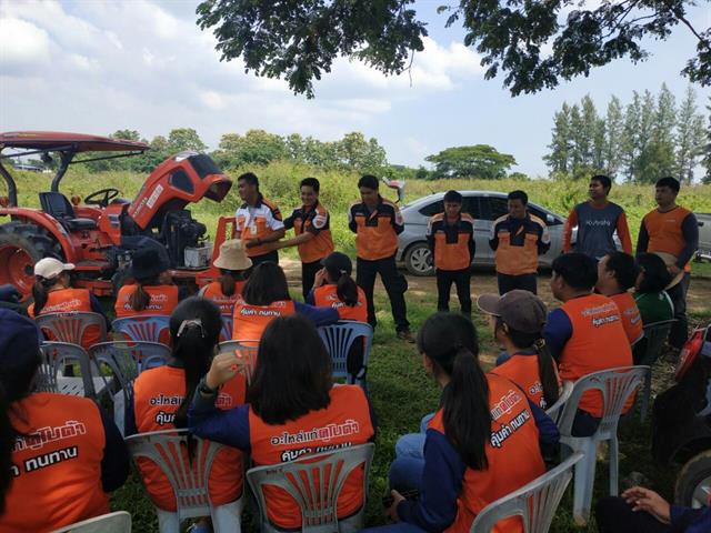 คณะเกษตรศาสตร์และทรัพยากรธรรมชาติ,ม.พะเยา,จัดโครงการ,",ฝึกอบรมการขับแทรคเตอร์และการใช้บำรุงรักษาตรวจเช็ครถแทรคเตอร์,"