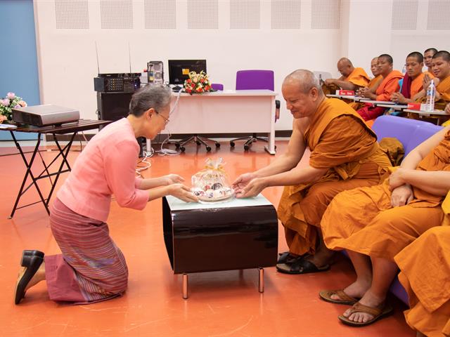 คณะศิลปศาสตร์,ให้การต้อนรับพระนิสิตบรรพชิต,และนิสิตคฤหัสถ์,วิทยาลัยสงฆ์นครลำปาง