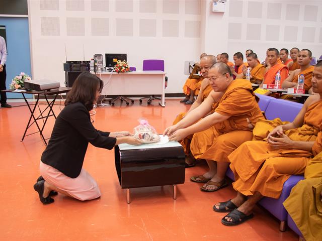 คณะศิลปศาสตร์,ให้การต้อนรับพระนิสิตบรรพชิต,และนิสิตคฤหัสถ์,วิทยาลัยสงฆ์นครลำปาง