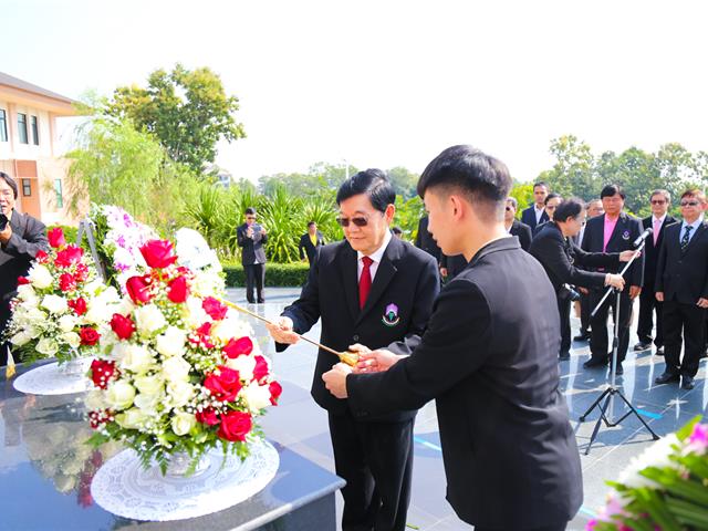 ศูนย์การแพทย์ฯ,ร่วมกับกลุ่มคณะวิชาวิทยาศาสตร์สุขภาพ,จัดพิธีวางพวงมาลาถวายราชสักการะ,เนื่องในวันมหิดล,ประจำปี,2562