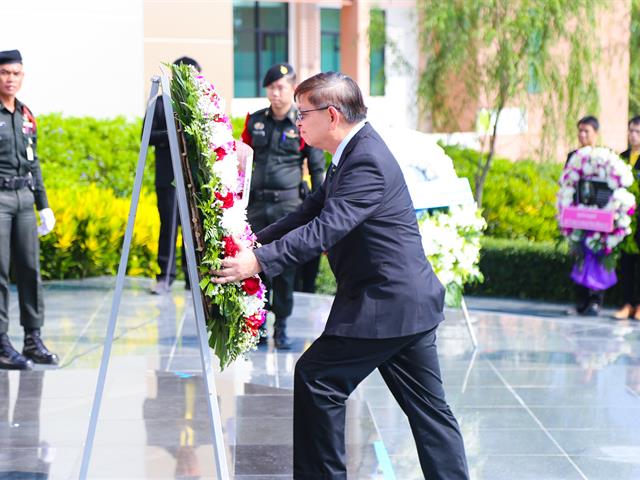 ศูนย์การแพทย์ฯ,ร่วมกับกลุ่มคณะวิชาวิทยาศาสตร์สุขภาพ,จัดพิธีวางพวงมาลาถวายราชสักการะ,เนื่องในวันมหิดล,ประจำปี,2562