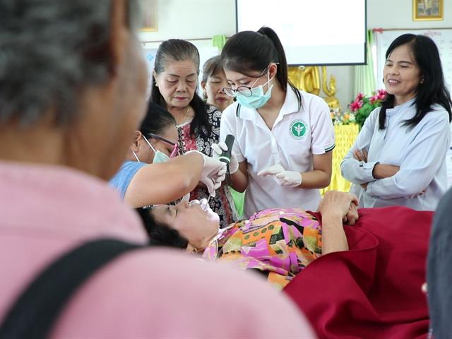 คณะทันตแพทยศาสตร์,มหาวิทยาลัยพะเยา,จัดโครงการเพื่อเสริมสร้างสุขภาพช่องปากแก่ผู้สูงอายุ