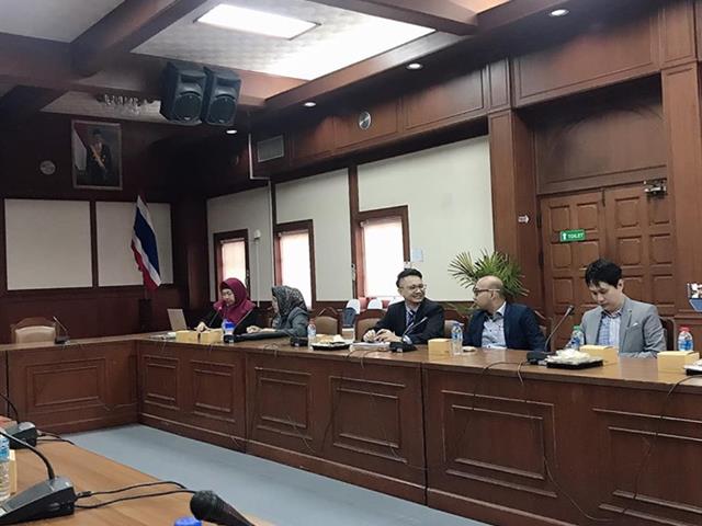 การประชุมเพื่อสร้างความร่วมมือทางการศึกษาระหว่างคณะเภสัชศาสตร์,มหาวิทยาลัยพะเยา,และ,คณะเภสัชศาสตร์,จาก,Universitas,Airlangga