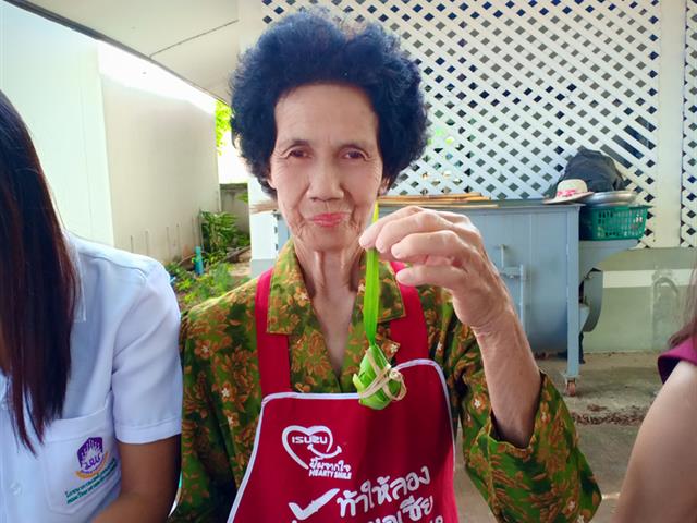 คณะวิทยาศาสตร์การแพทย์,ออกแบบหลักสูตรระยะสั้น,“โภชนาการในผู้สูงอายุ”,เน้นให้ผู้สูงอายุสามารถดูแลสุขภาพเบื้องต้นด้วยหลักโภชนาการที่เหมาะสมกับวัย,