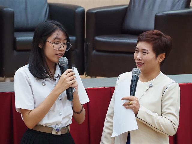 อาจารย์และนิสิตสาขาวิชาภาษาไทย,มหาวิทยาลัยพะเยา,เข้าร่วมโครงการ,“สร้างสรรค์วรรณศิลป์,กวีปากกาทอง”,ประจำปี,2562