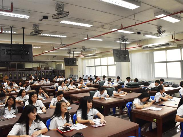 การอบรมเชิงปฏิบัติการ,เรื่อง,“นิสิตกายภาพบำบัดกับการให้คำแนะนำเบื้องต้นเพื่อการเลิกสูบบุหรี่”,(Workshop,Topic:,Physical,Therapy,Student,and,Basic,Advise,for,Smoking,Cessation)