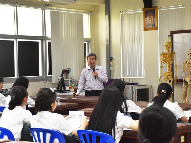 การอบรมเชิงปฏิบัติการ,เรื่อง,“นิสิตกายภาพบำบัดกับการให้คำแนะนำเบื้องต้นเพื่อการเลิกสูบบุหรี่”,(Workshop,Topic:,Physical,Therapy,Student,and,Basic,Advise,for,Smoking,Cessation)