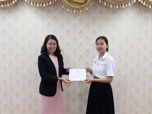 คณะศิลปศาสตร์,มอบเกียรติบัตรพร้อมเงินรางวัล,แก่นิสิตที่มีผลการเรียนดีเด่น,ประจำปีการศึกษา,2561