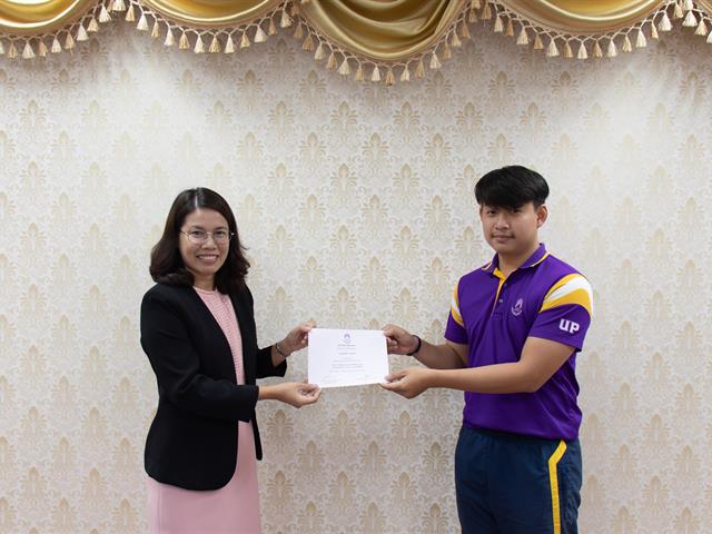 คณะศิลปศาสตร์,มอบเกียรติบัตรพร้อมเงินรางวัล,แก่นิสิตที่มีผลการเรียนดีเด่น,ประจำปีการศึกษา,2561