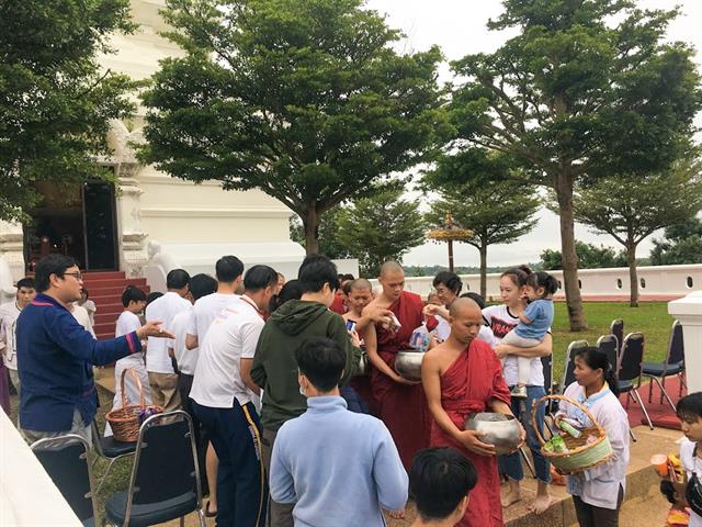 คณะรัฐศาสตร์และสังคมศาสตร์,มหาวิทยาลัยพะเยา,ร่วมประเพณีตักบาตรเทโวโรหณะ,เนื่องในวันมหาปวารณาออกพรรษา,ประจำปี,2562