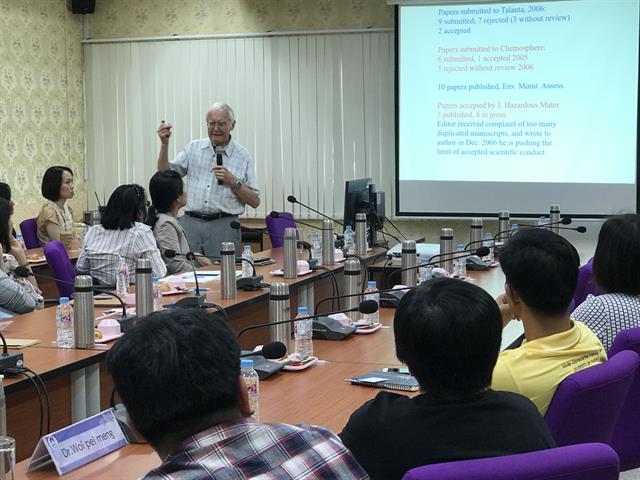 สัมมนาในประเด็นเรื่อง,"HOW,TO,MAKE,A,RESEARCH,IMPACT"