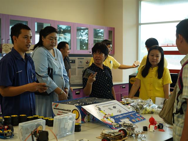 โรงเรียนสาธิตม.พะเยา,ต้อนรับคณะวิทยาศาสตร์,มพ.,เข้าศึกษาดูงานโครงการมหาวิทยาลัยเด็ก
