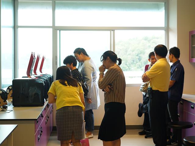 โรงเรียนสาธิตม.พะเยา,ต้อนรับคณะวิทยาศาสตร์,มพ.,เข้าศึกษาดูงานโครงการมหาวิทยาลัยเด็ก