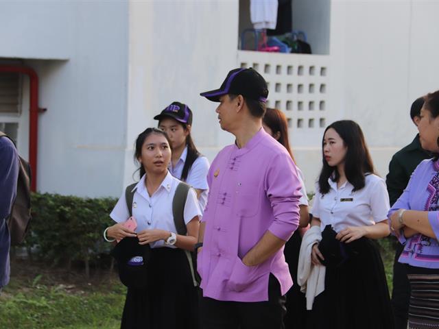 รองอธิการบดีฝ่ายคุณภาพนิสิต,เดินสำรวจพื้นที่และพบปะนิสิต