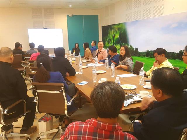 รักษาการผู้อำนวยการกองบริหารงานวิจัย,เข้าร่วมนำเสนอโครงการจัดการหมอกควันและ,การจัดทำกฎหมายเกี่ยวกับอากาศสะอาด,และโครงการวิสาหกิจชุมชน