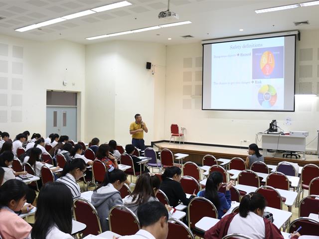 คณะวิทยาศาสตร์การแพทย์จัดโครงการอบรมการจัดการความปลอดภัยในห้องปฏิบัติการวิทยาศาสตร์ให้แก่นิสิตและบุคลากร