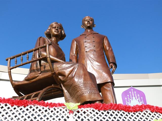 ศูนย์การแพทย์และโรงพยาบาลมหาวิทยาลัยพะเยา,ประกอบพิธีวางพานพุ่มดอกไม้สด,เพื่อน้อมระลึกสมเด็จพระศรีนครินทราบรมราชชนนี,เนื่องในวันคล้ายวันพระราชสมภพ