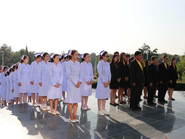 ศูนย์การแพทย์และโรงพยาบาลมหาวิทยาลัยพะเยา,ประกอบพิธีวางพานพุ่มดอกไม้สด,เพื่อน้อมระลึกสมเด็จพระศรีนครินทราบรมราชชนนี,เนื่องในวันคล้ายวันพระราชสมภพ